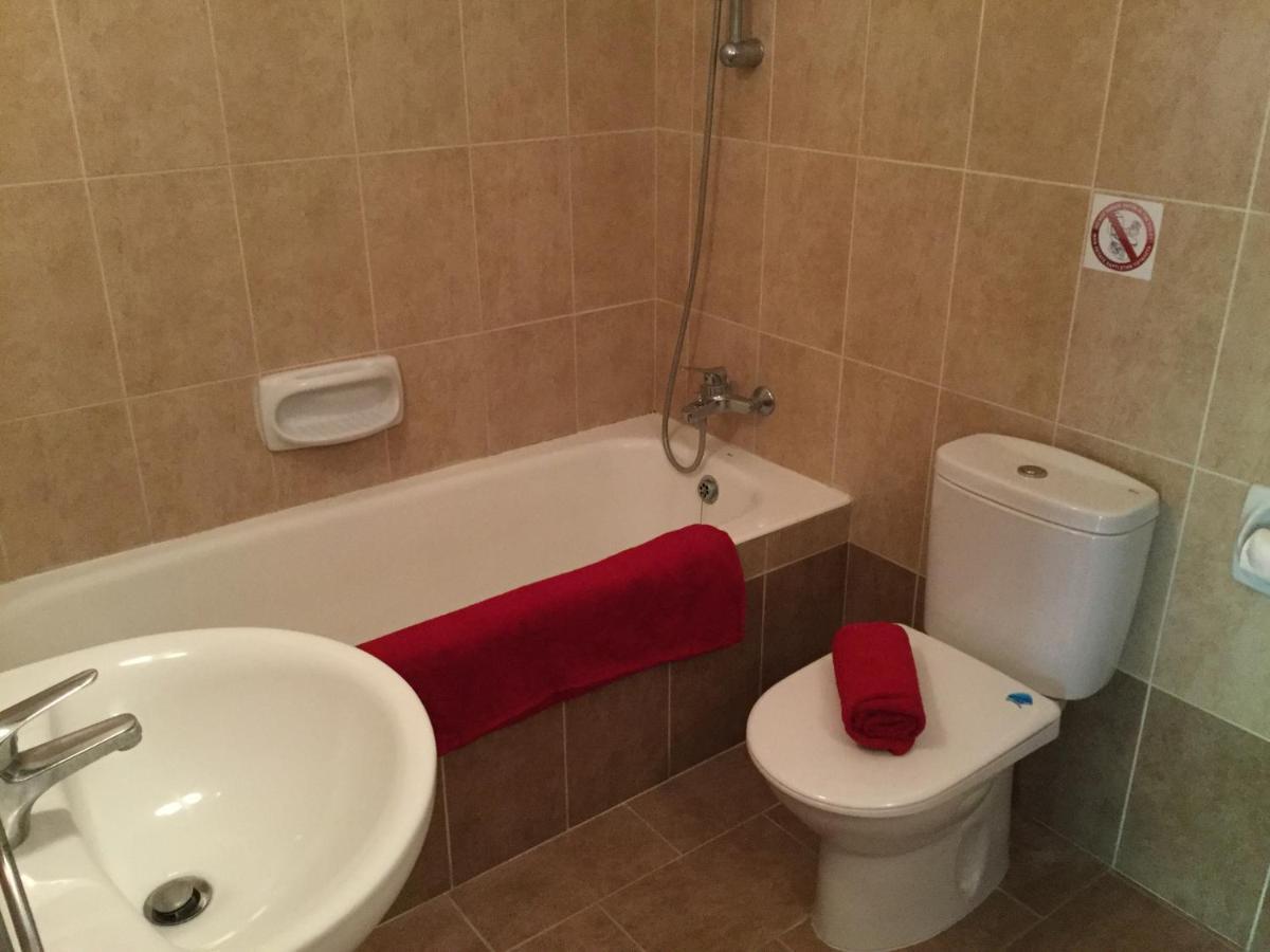 Poolside 2 Bedroom Apt, Paphos Riviera, Universal Area Luaran gambar