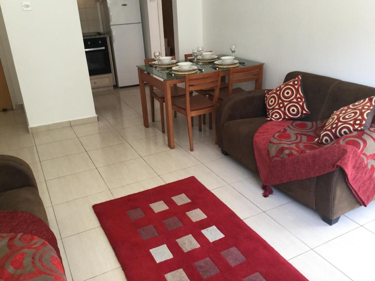 Poolside 2 Bedroom Apt, Paphos Riviera, Universal Area Luaran gambar