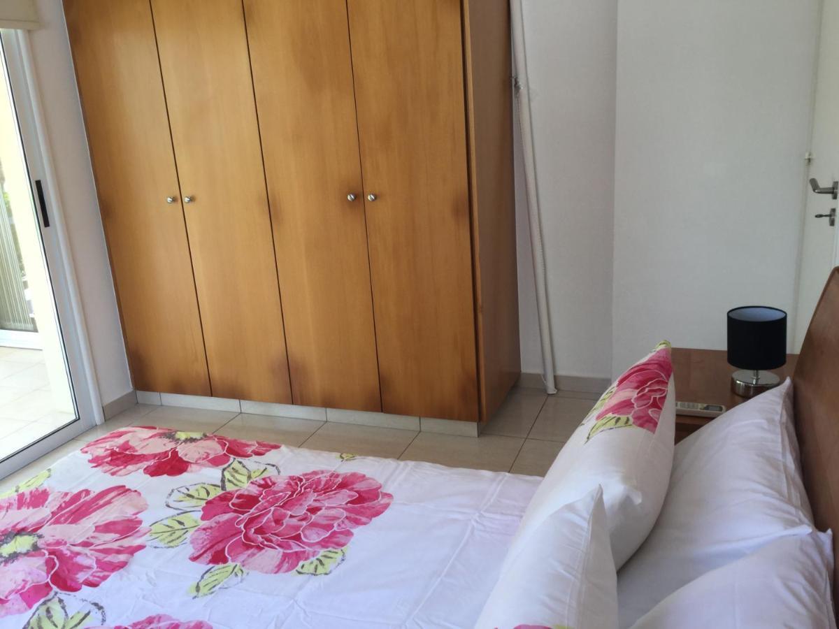 Poolside 2 Bedroom Apt, Paphos Riviera, Universal Area Luaran gambar