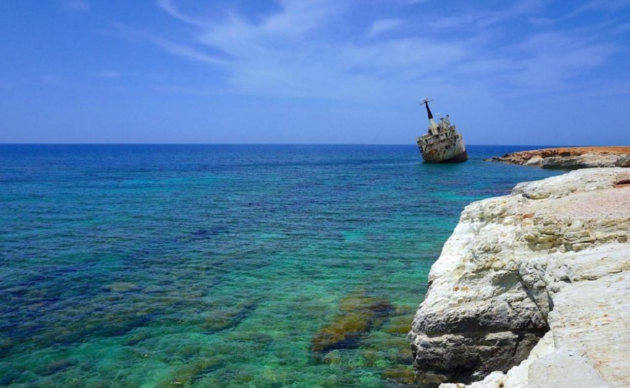 Poolside 2 Bedroom Apt, Paphos Riviera, Universal Area Luaran gambar